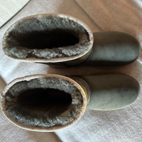 Ugg Leather Sheepskin Boots  (Sage + Tan Color)  - size euro 38 - Picture 5 of 7